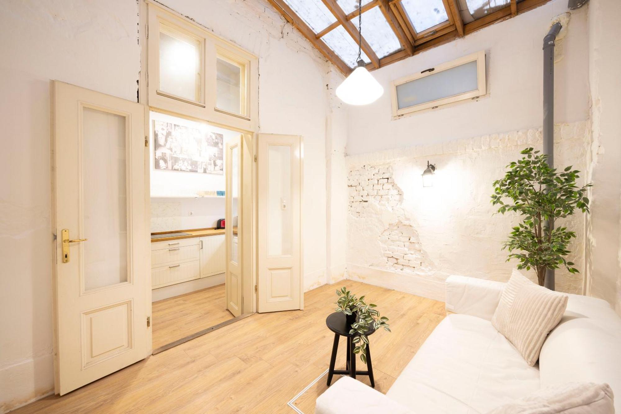 Cozy & Nostalgic Budapest Style Apartment In The Center Exteriör bild
