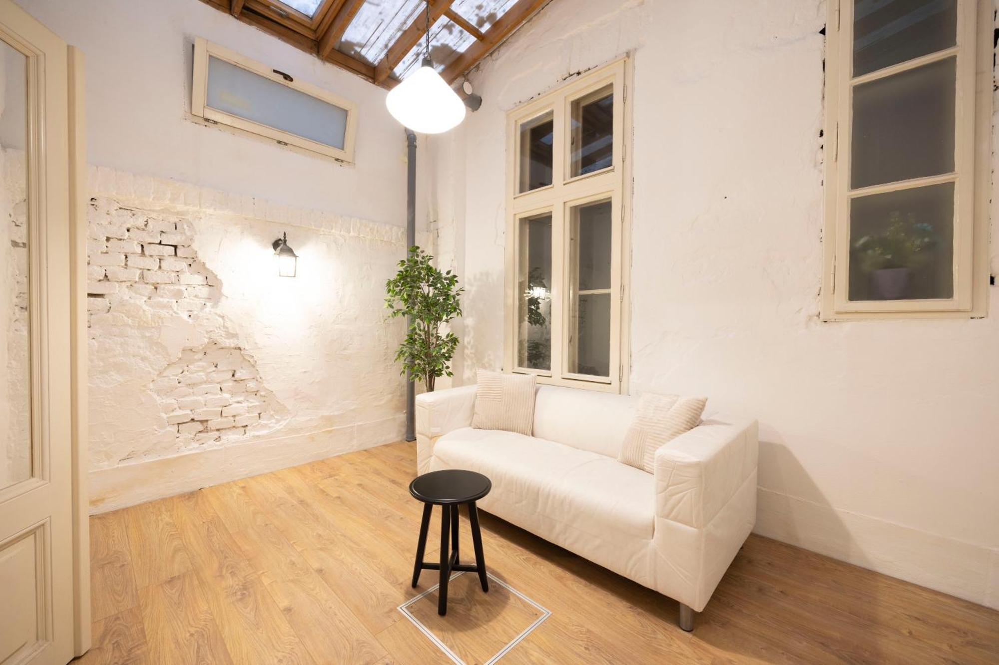 Cozy & Nostalgic Budapest Style Apartment In The Center Exteriör bild