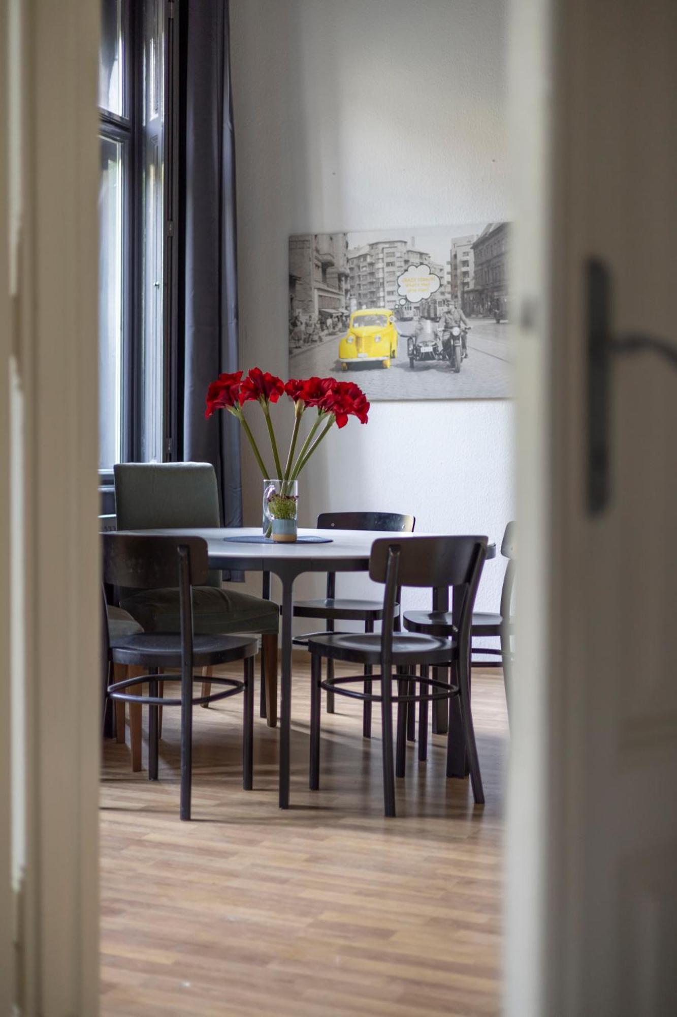 Cozy & Nostalgic Budapest Style Apartment In The Center Exteriör bild