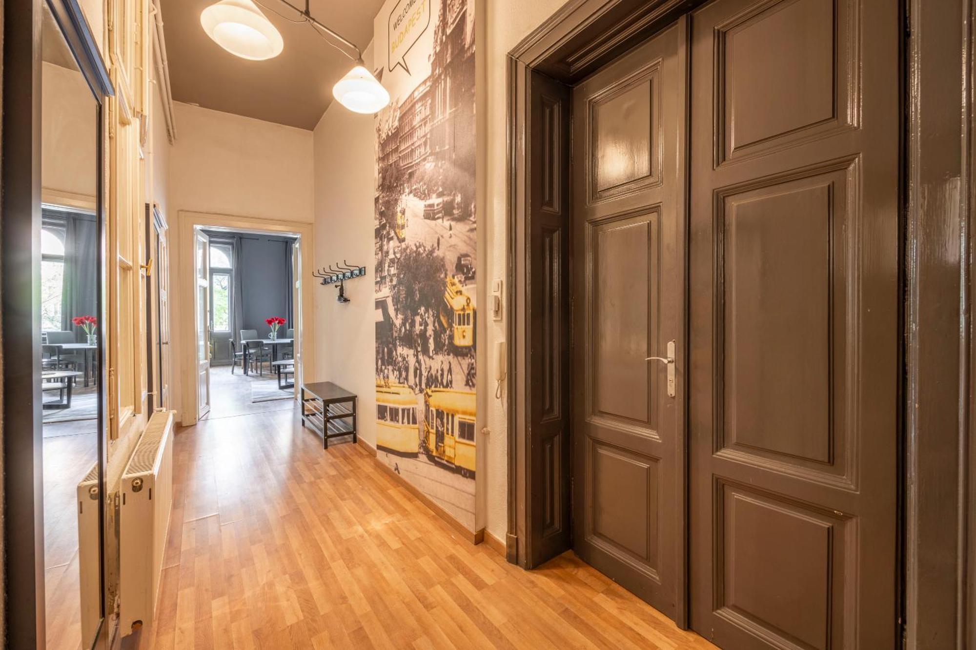 Cozy & Nostalgic Budapest Style Apartment In The Center Exteriör bild